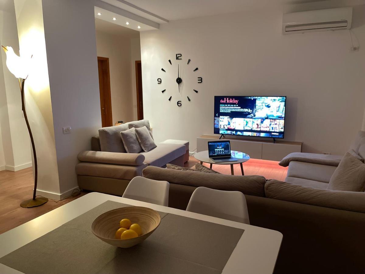 Proper Apartment 1 Tirana Buitenkant foto