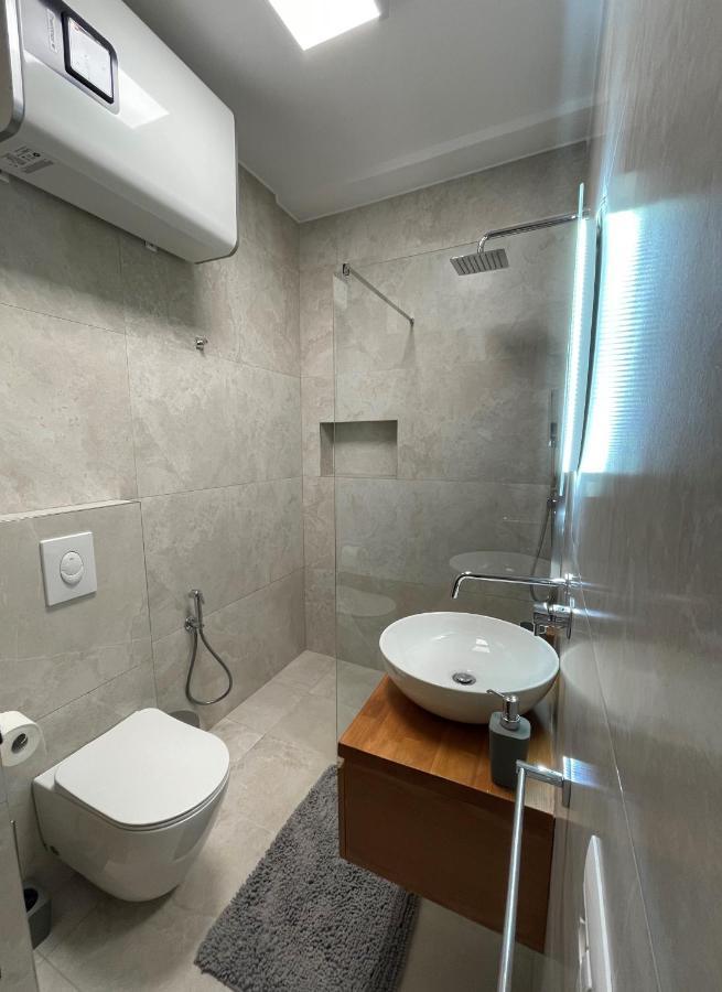 Proper Apartment 1 Tirana Buitenkant foto